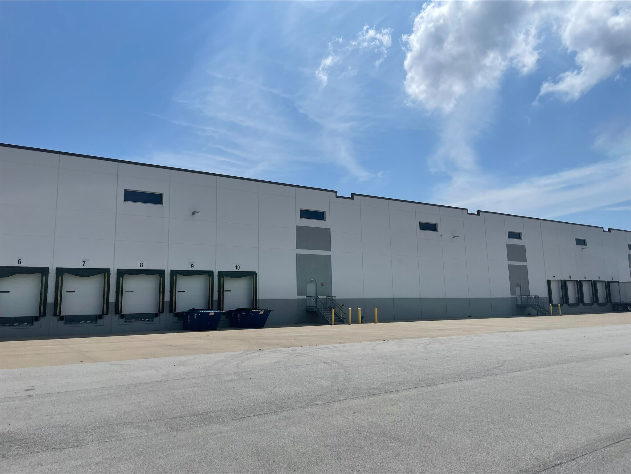 2075 W 43rd St, Chicago, IL for lease Building Photo- Image 1 of 3