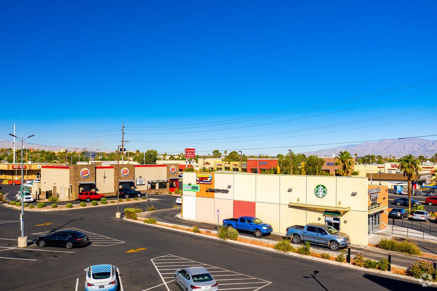 2300-2448 E Bonanza Rd, Las Vegas, NV à louer - Photo du bâtiment - Image 2 de 7