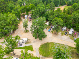 Buzzard Bay RV Resort and Cabin Rentals - Terrain de camping