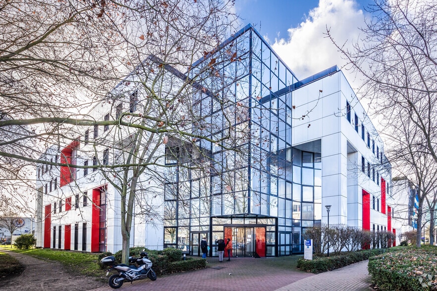 3-5 Promenade De La Bonnette, Gennevilliers for lease - Building Photo - Image 1 of 5