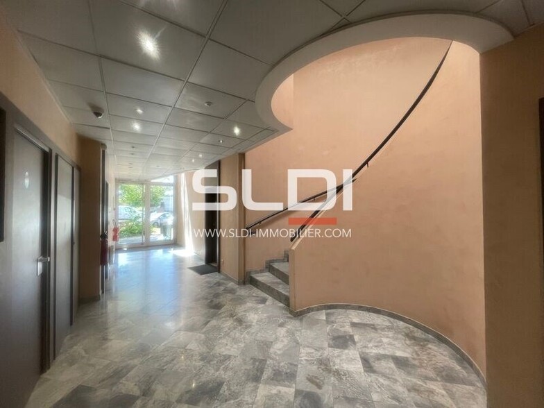 7 Rue Pascal, Bron à vendre - Hall d’entrée - Image 2 de 6