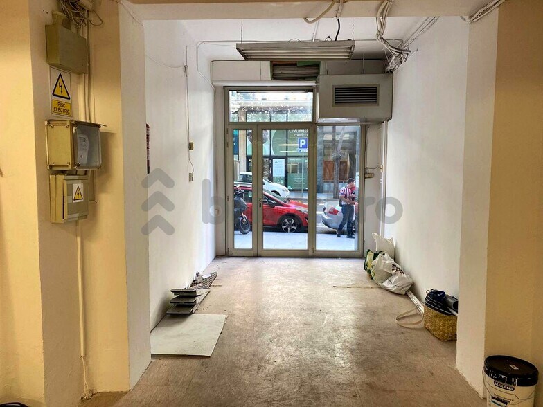 Retail in Barcelona, Barcelona for lease - Interior Photo - Image 3 of 5