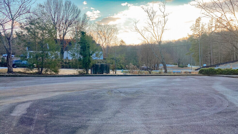 2049 Beverly Rd, Gainesville, GA à louer - Photo du bâtiment - Image 2 de 21