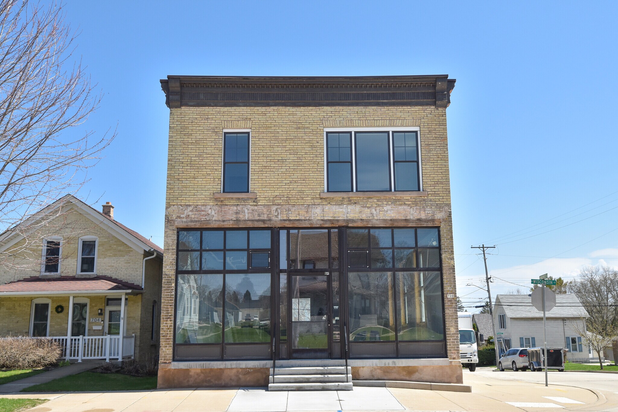 700 N Wisconsin St, Port Washington, WI à louer Photo principale- Image 1 de 10