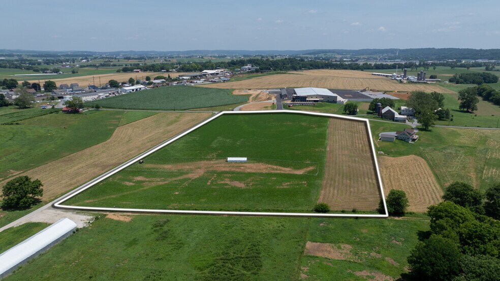 35 S Kinzer Rd, Kinzers, PA à vendre - Photo du bâtiment - Image 2 de 4