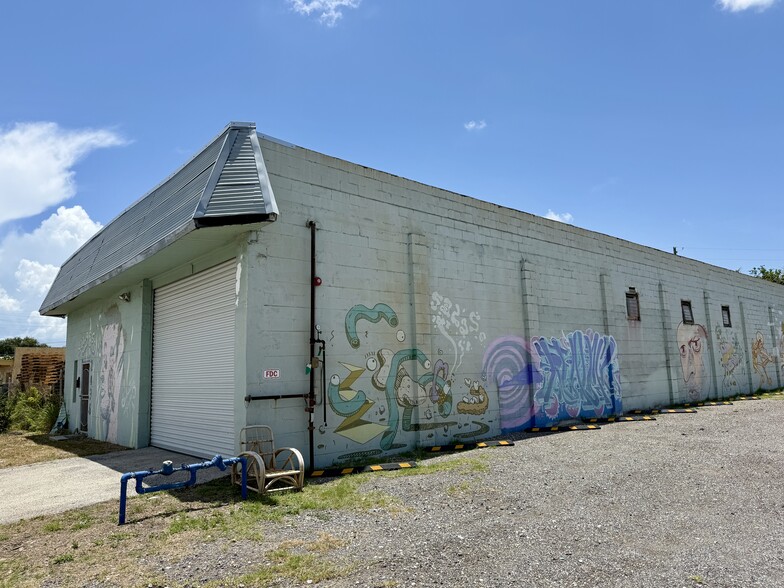 2436 Emerson Ave S, Saint Petersburg, FL for sale - Building Photo - Image 1 of 7
