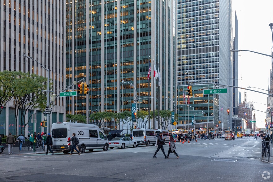 1251 Avenue of the Americas, New York, NY à louer - Photo du bâtiment - Image 3 de 27