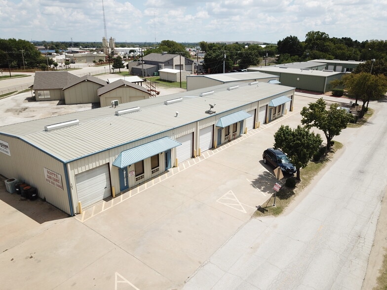 171 Railroad St, Lewisville, TX à louer - Photo du bâtiment - Image 2 de 2