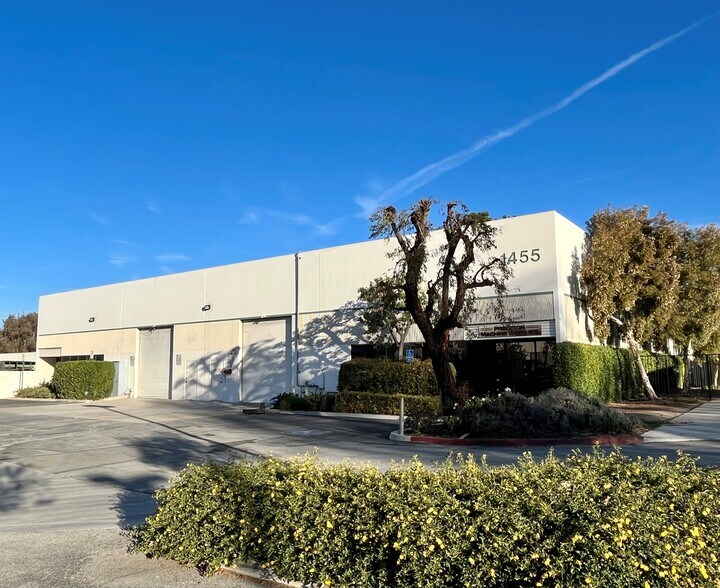 1455 Palomares Ave, La Verne, CA à louer - Photo du bâtiment - Image 3 de 13
