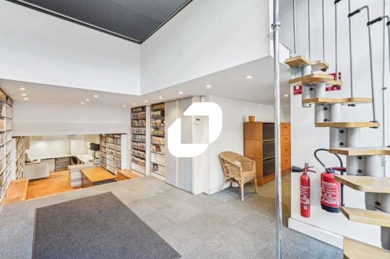 Office in Colombes for lease - Interior Photo - Image 2 of 15