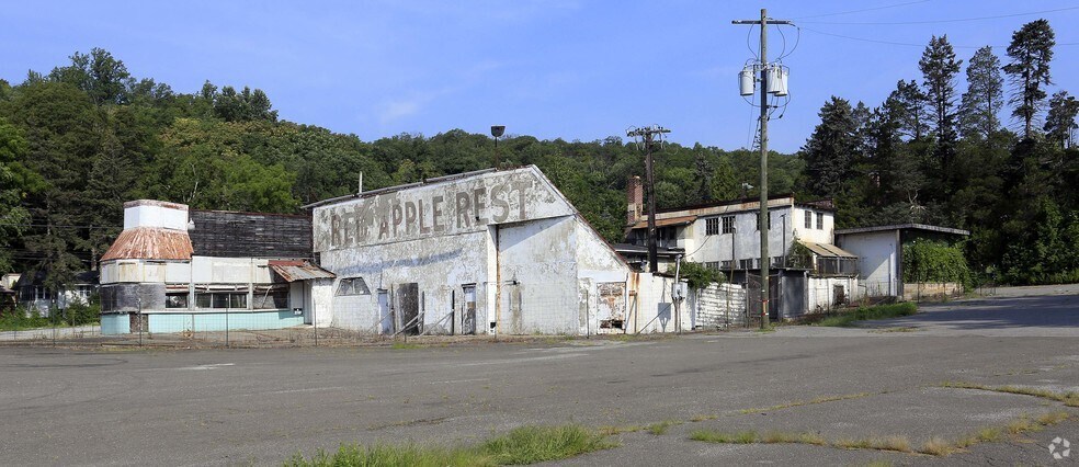 974 Route 17, Southfields, NY à vendre - Photo du bâtiment - Image 2 de 23