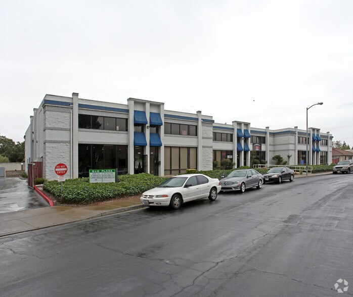 34 Union Way, Vacaville, CA à louer - Photo du bâtiment - Image 2 de 47