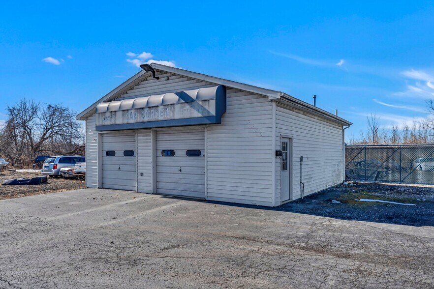 5621 Lockport Rd, Niagara Falls, NY à louer - Photo principale - Image 2 de 26
