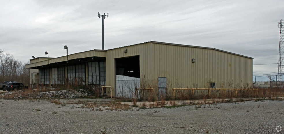 10900 Old Gentilly Rd, New Orleans, LA for lease - Building Photo - Image 3 of 6