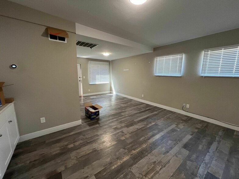 11983 14th Ave, Aurora, CO for lease - Building Photo - Image 3 of 25
