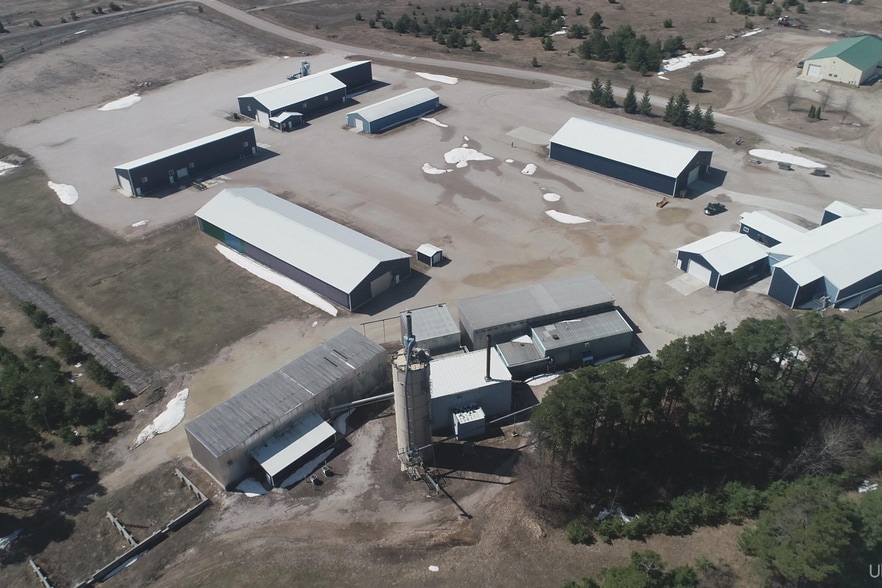 6946 County Road 392, Newberry, MI for sale - Building Photo - Image 3 of 15