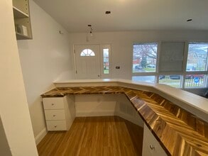 299 Guyon Ave, Staten Island, NY for lease Interior Photo- Image 1 of 10