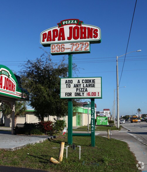 3412 S Cleveland Ave, Fort Myers, FL à vendre - Photo du bâtiment - Image 3 de 3