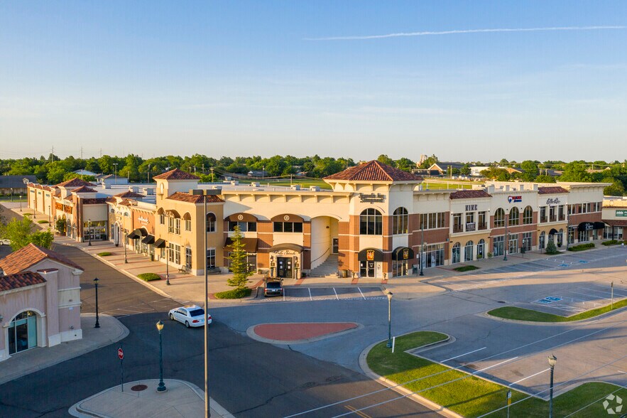 3160 S Broadway Ext, Edmond, OK à louer - Photo du bâtiment - Image 2 de 2