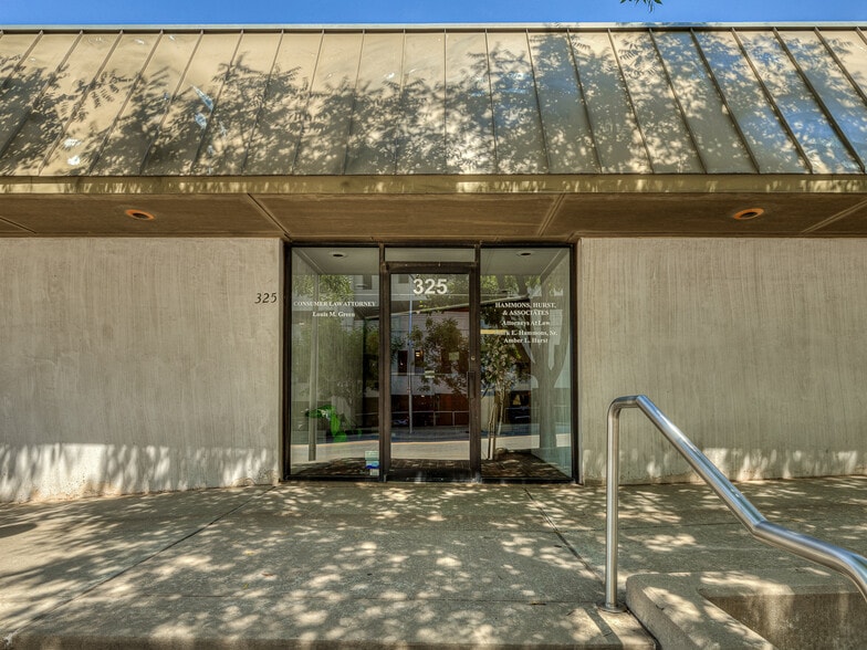 325 Dean A Mcgee Ave, Oklahoma City, OK à vendre - Photo du bâtiment - Image 2 de 30