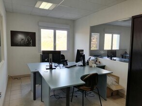 Avenue Du 19 Mars 1962, Auriol for lease Interior Photo- Image 2 of 4