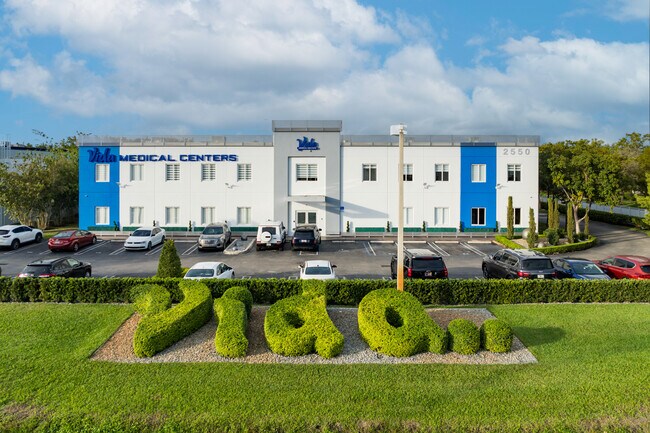 Plus de détails pour 2550 NW 100th Ave, Doral, FL - Bureau à vendre