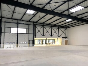 Local d'activités dans Groslay à vendre Photo intérieure- Image 2 de 34