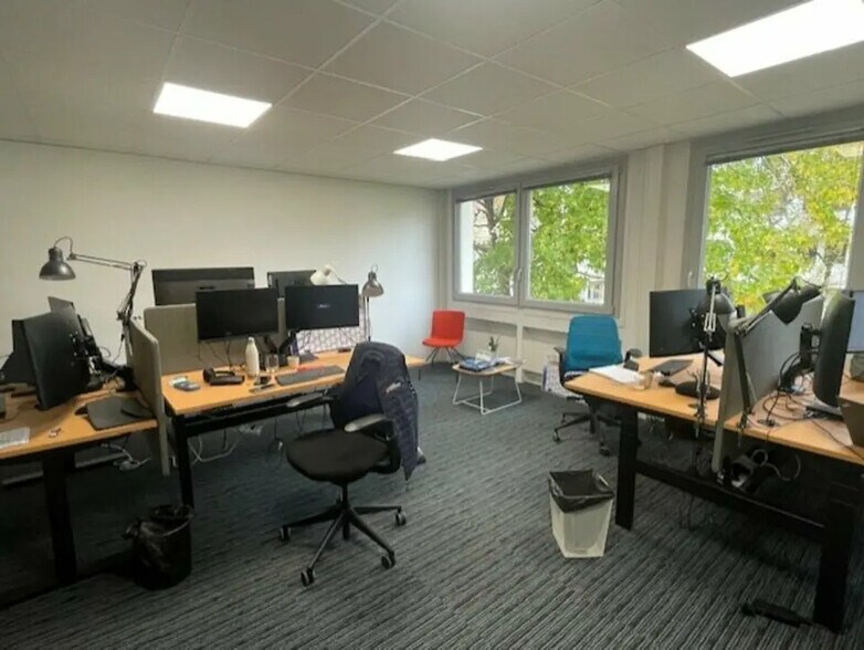 Office in Rennes for lease - Primary Photo - Image 1 of 5