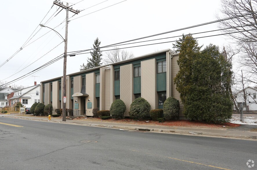276 Highland Ave, Waterbury, CT à louer - Photo du bâtiment - Image 3 de 4