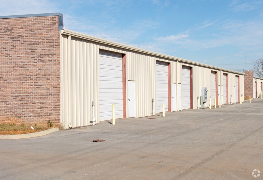 1219 Hilton Rd, Knoxville, TN à vendre - Photo du bâtiment - Image 3 de 6