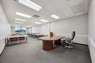 1001-1023 S Broadway St, La Porte, TX à louer Photo intérieure- Image 1 de 10