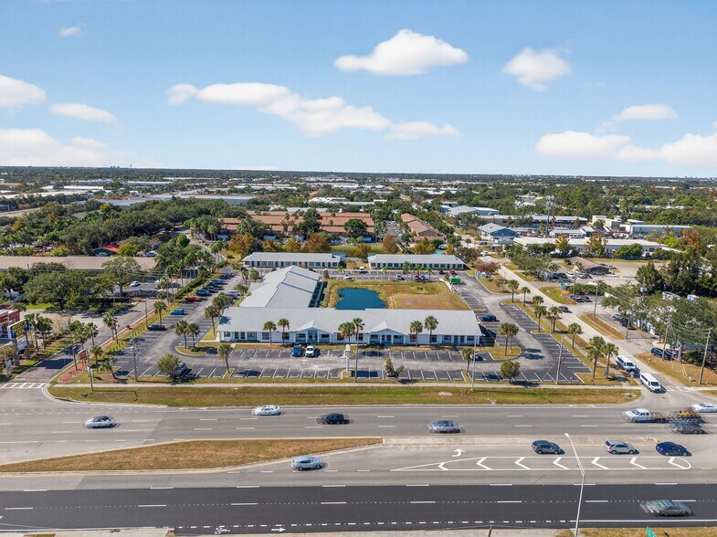 11350 66th St N, Largo, FL à louer - Photo du bâtiment - Image 3 de 25