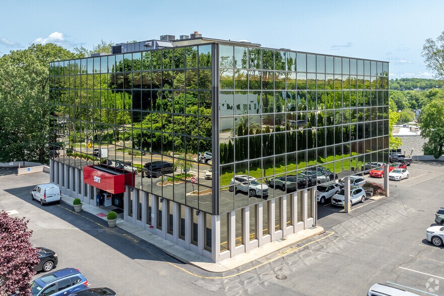 297 Knollwood Rd, White Plains, NY à louer - Photo du bâtiment - Image 3 de 12