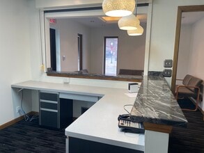 5145 Washington St, Downers Grove, IL for lease Interior Photo- Image 1 of 3