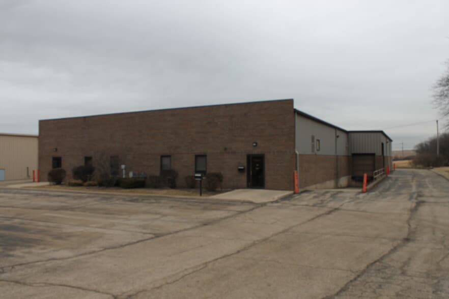 1169 Lyon Rd, Batavia, IL for sale - Building Photo - Image 3 of 25