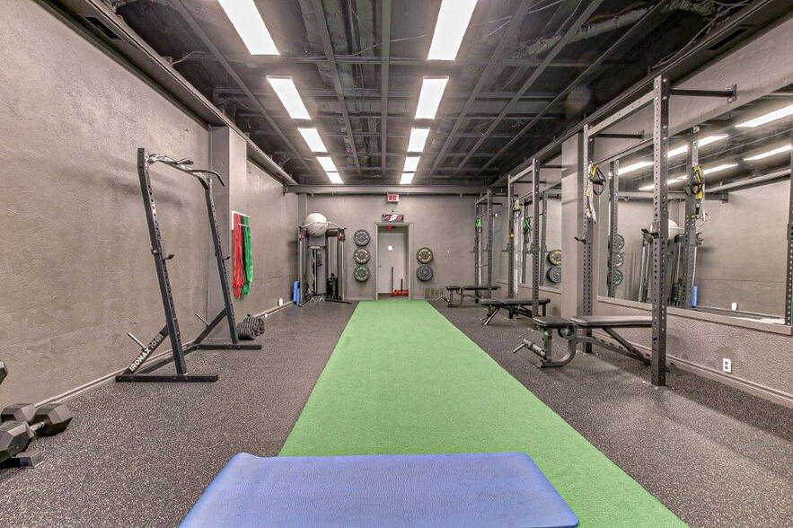 473 Dundas St, Woodstock, ON for lease - Interior Photo - Image 3 of 11