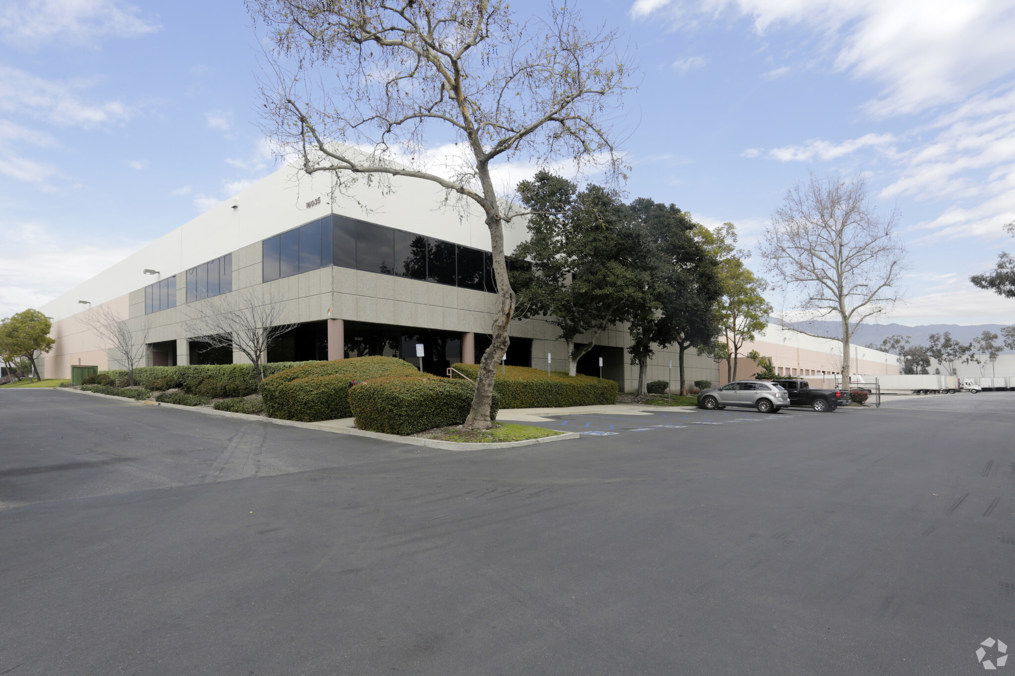 16033-16035 Arrow Hwy, Irwindale, CA for lease Building Photo- Image 1 of 10