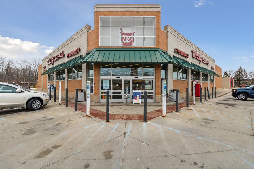 1019 E Main St, Owosso, MI for sale - Building Photo - Image 1 of 1