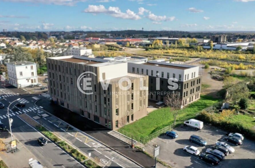 23 Avenue Franklin Roosevelt, Décines-Charpieu à vendre - Photo du bâtiment - Image 3 de 10