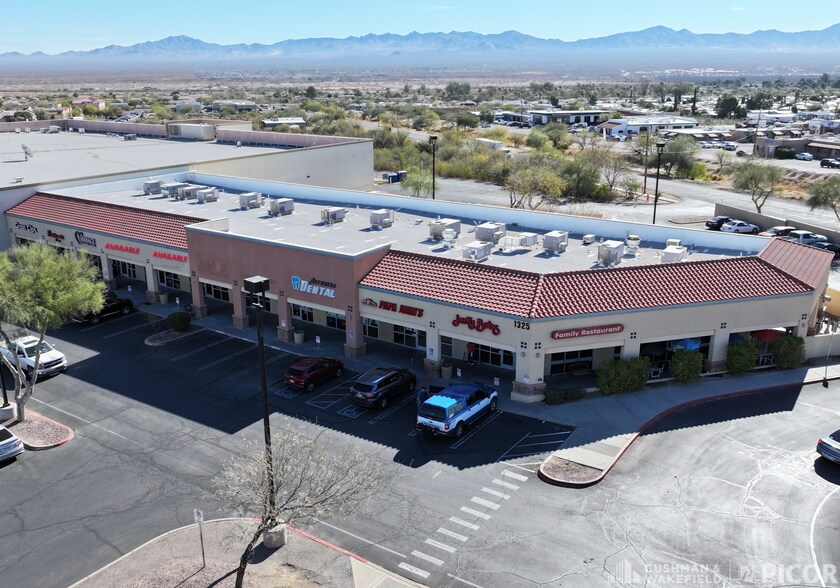 1325 W Duval Mine Rd, Sahuarita, AZ à louer - Photo du bâtiment - Image 2 de 3