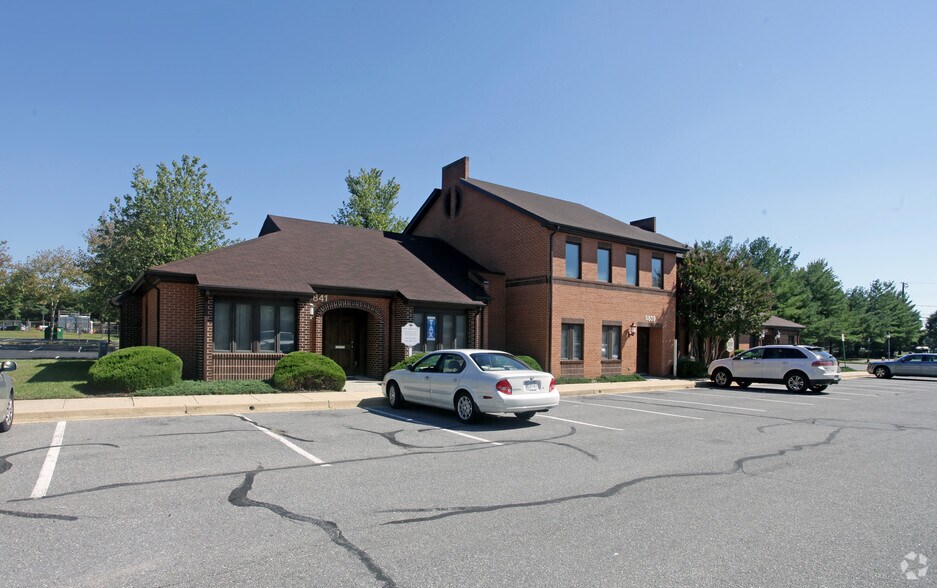 5835-5841 Allentown Rd, Camp Springs, MD à louer - Photo du bâtiment - Image 3 de 4