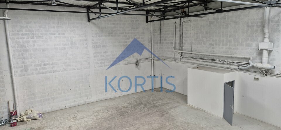 36 Rue Champ Dolin, Saint-Priest for lease - Interior Photo - Image 2 of 9