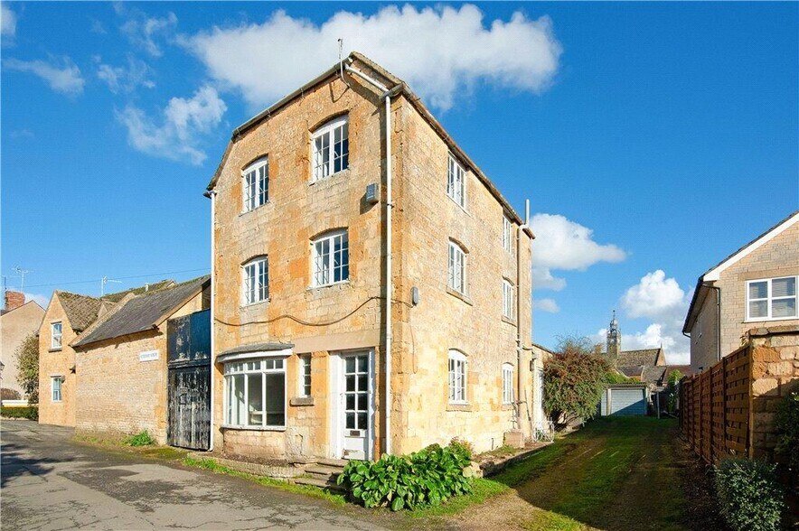 Hospital Rd, Moreton In Marsh à vendre - Photo du bâtiment - Image 1 de 10