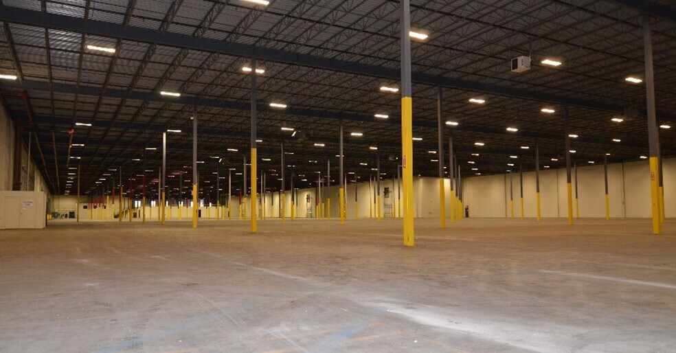 1531 Tar Heel Rd, Charlotte, NC for lease - Interior Photo - Image 2 of 5