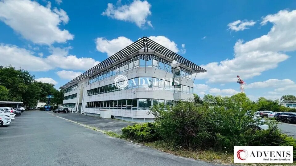 Office in Pessac for lease - Building Photo - Image 3 of 12