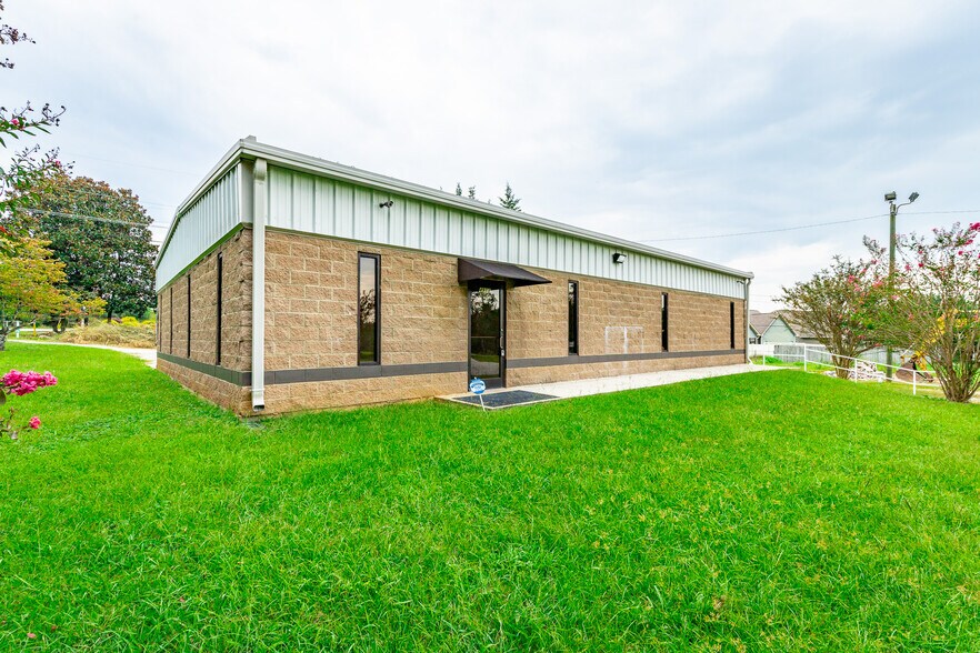 4913 Adams Rd, Hixson, TN à vendre - Photo du bâtiment - Image 3 de 7