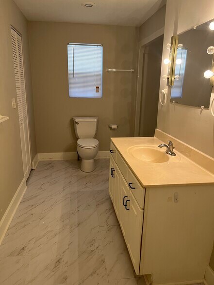 604 W Farm Road 182, Springfield, MO à louer - Photo intérieure - Image 3 de 8