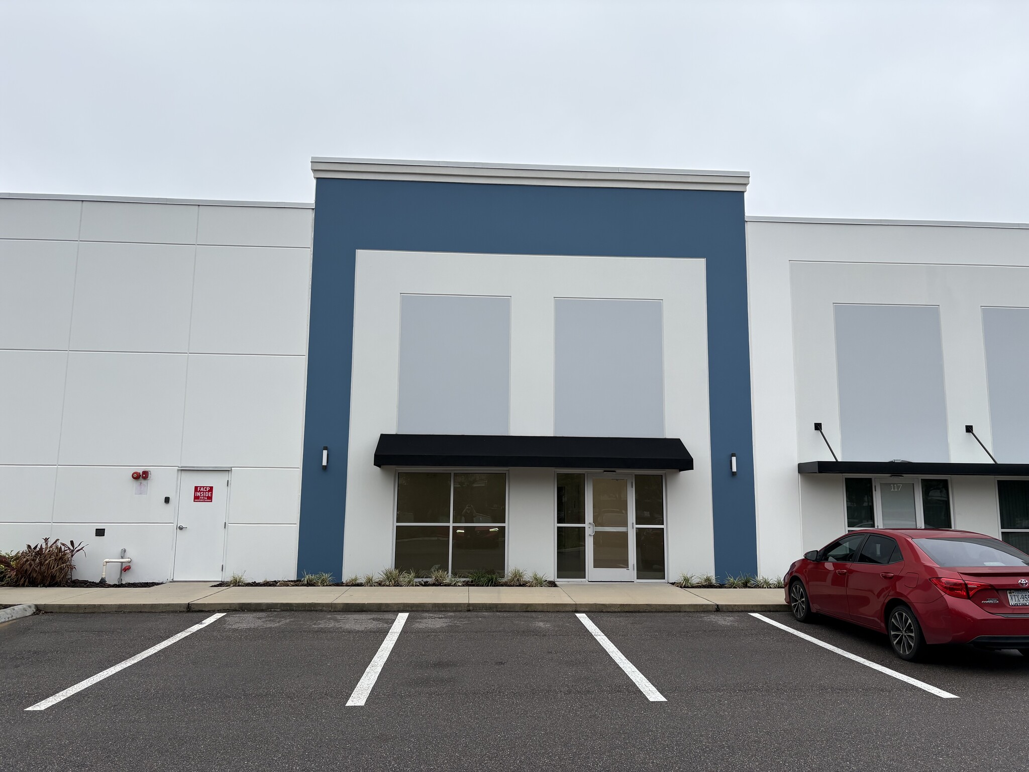 7906 Kingspointe Pky, Orlando, FL for lease Interior Photo- Image 1 of 4