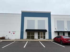 7906 Kingspointe Pky, Orlando, FL for lease Interior Photo- Image 1 of 4