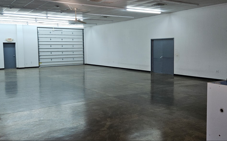 1828 Ranger Hwy, Weatherford, TX for lease - Interior Photo - Image 3 of 6